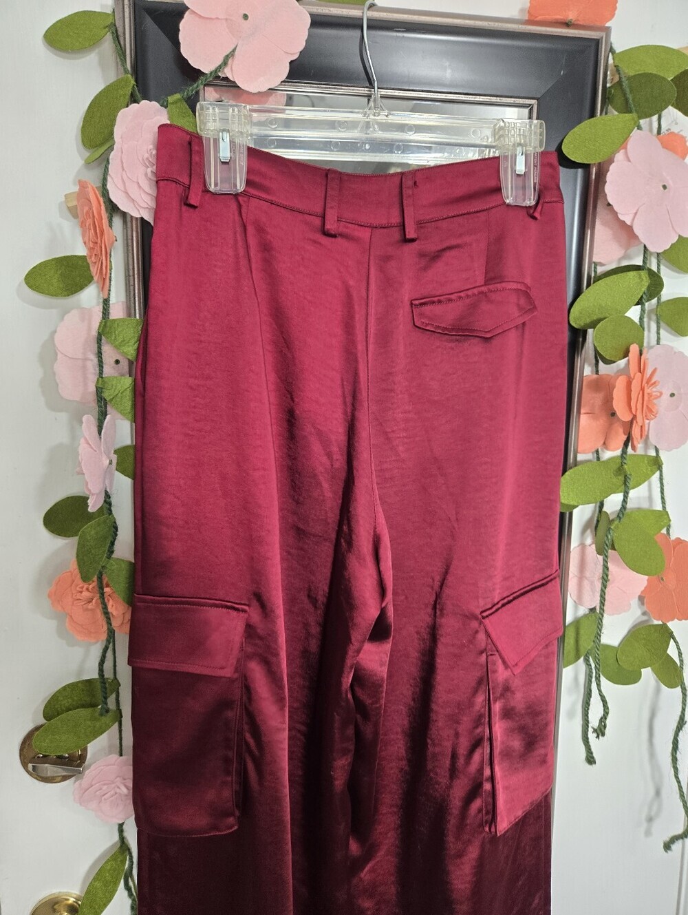 LNA Clothing lou silky cargo pant in lambrusco Like New Size Small - Picture 8 of 15
